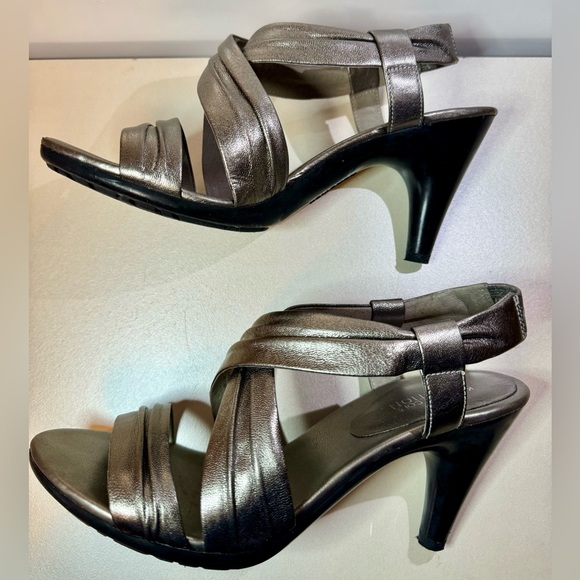 Kenneth Cole Reaction leather Heels Silver Metallic Women’s Shoe 7 - Picture 12 of 16